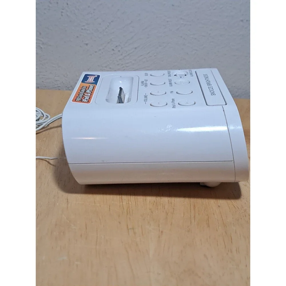 Sony ICF-C05IP white iPhone/iPod Clock Radio Speaker Dock with AC Adapter